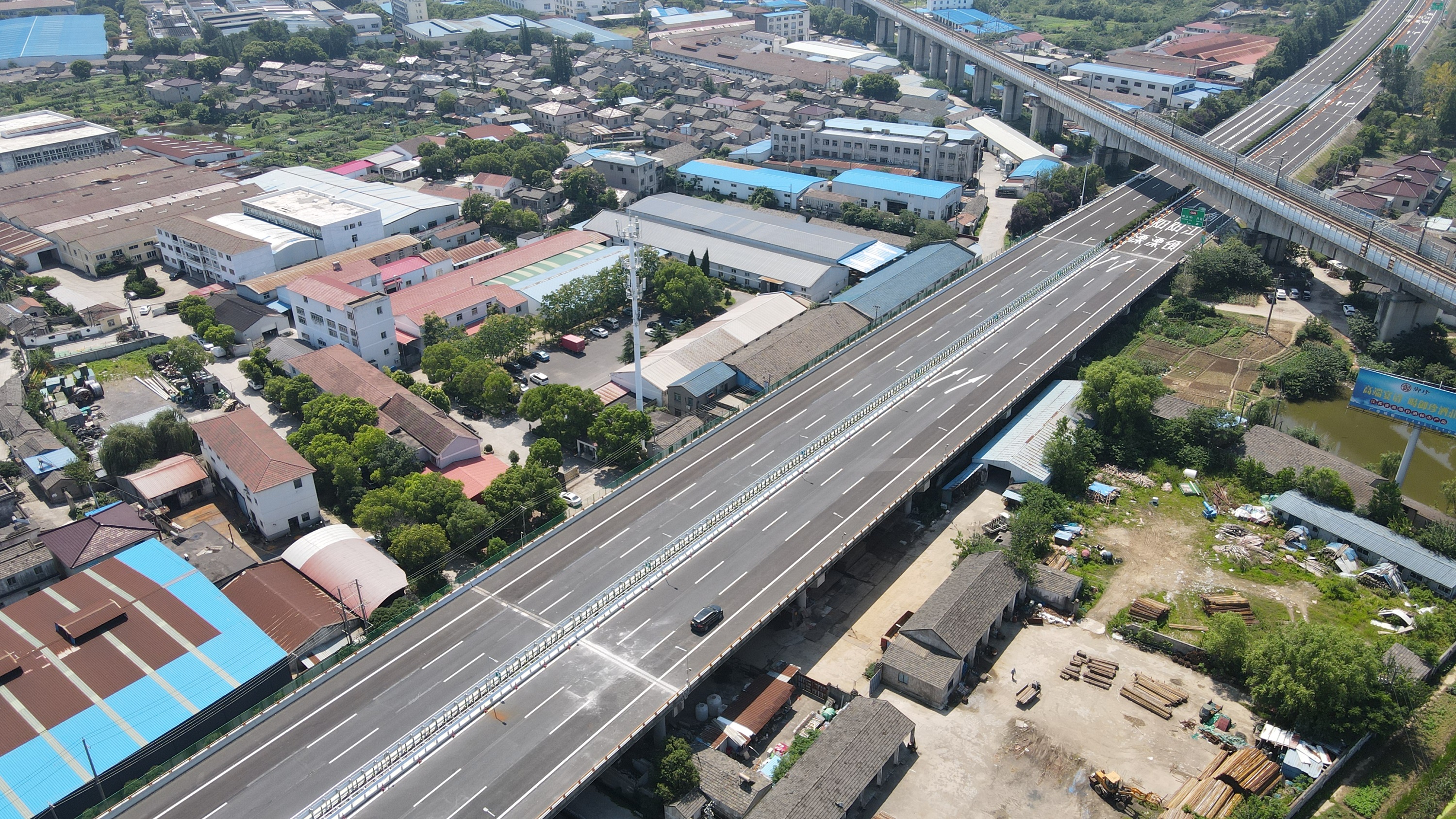 1.扬溧高速改扩建通车段.JPG
